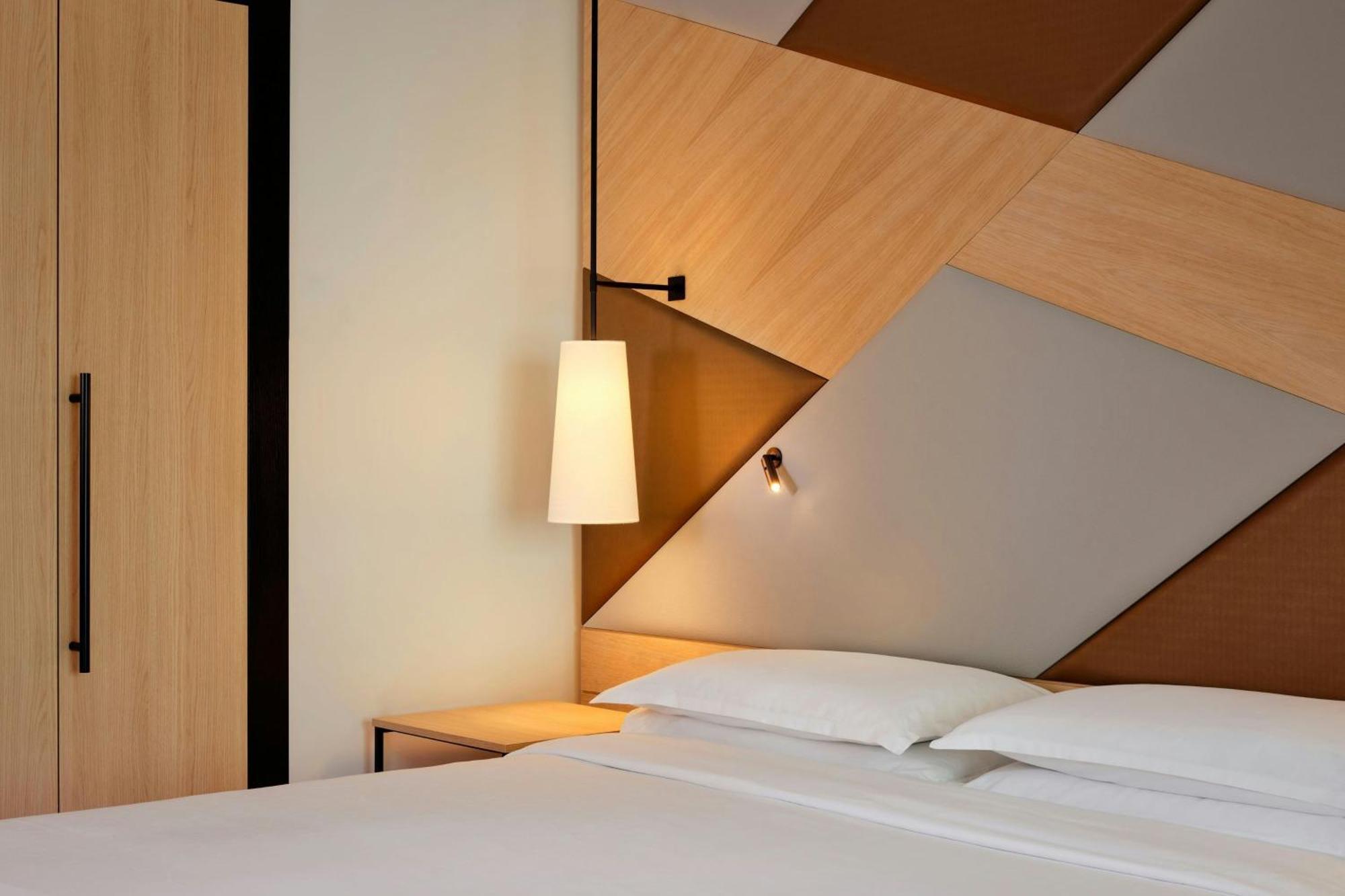 Sheraton Amsterdam Airport And Conference Center 4*