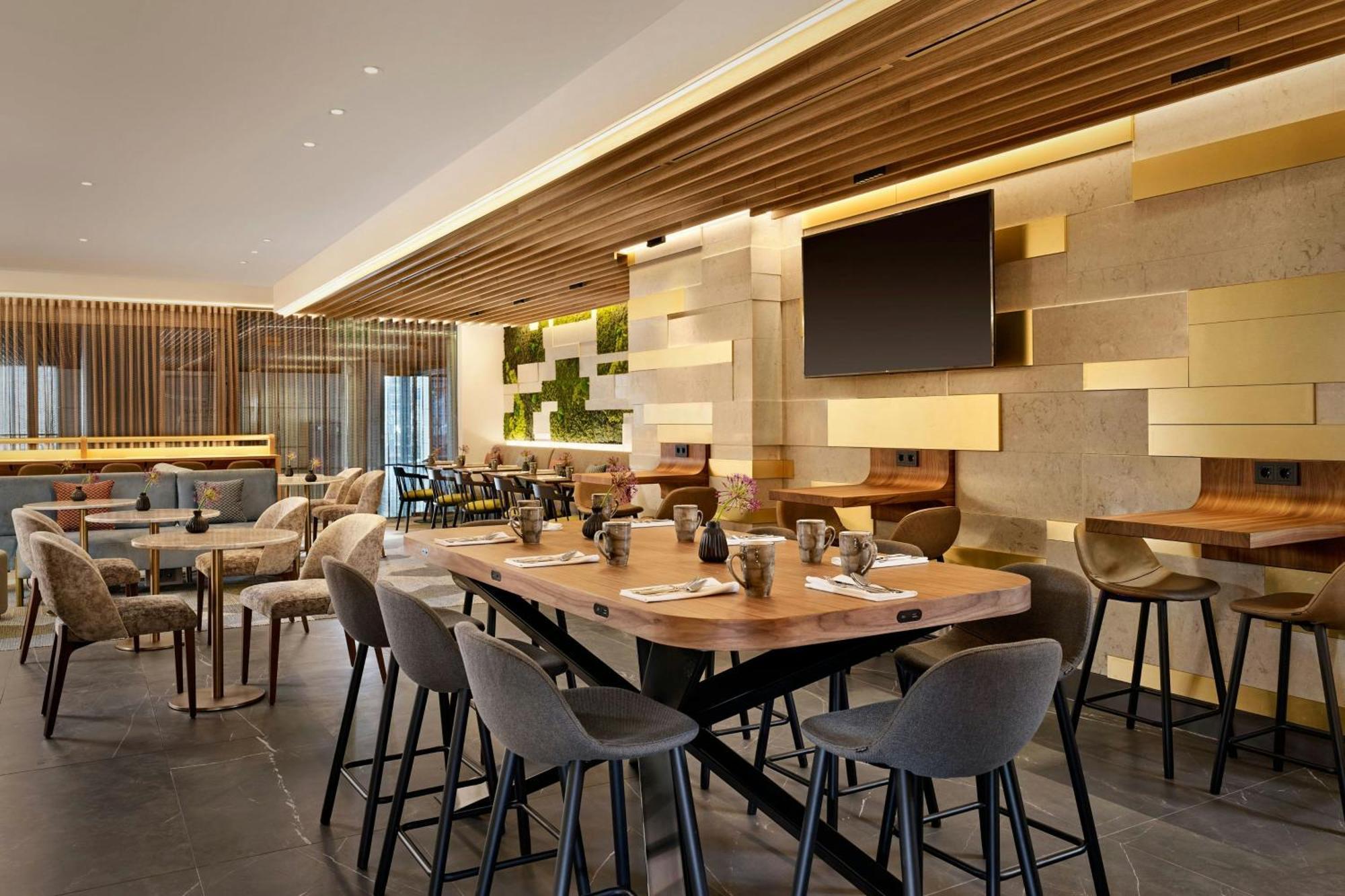 Sheraton Amsterdam Airport And Conference Center Hotel 4*